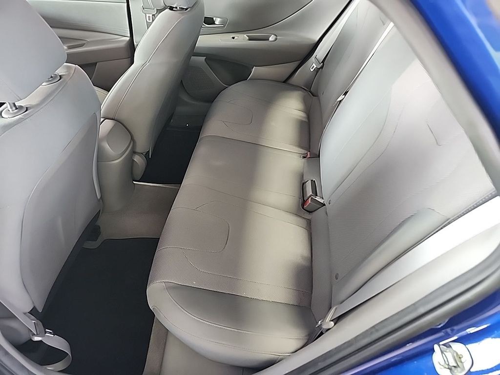 2021 Hyundai Elantra SE photo 13