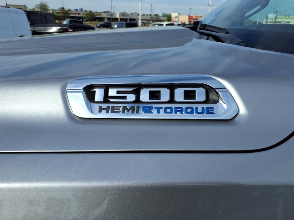 2024 Ram 1500 Laramie photo 6