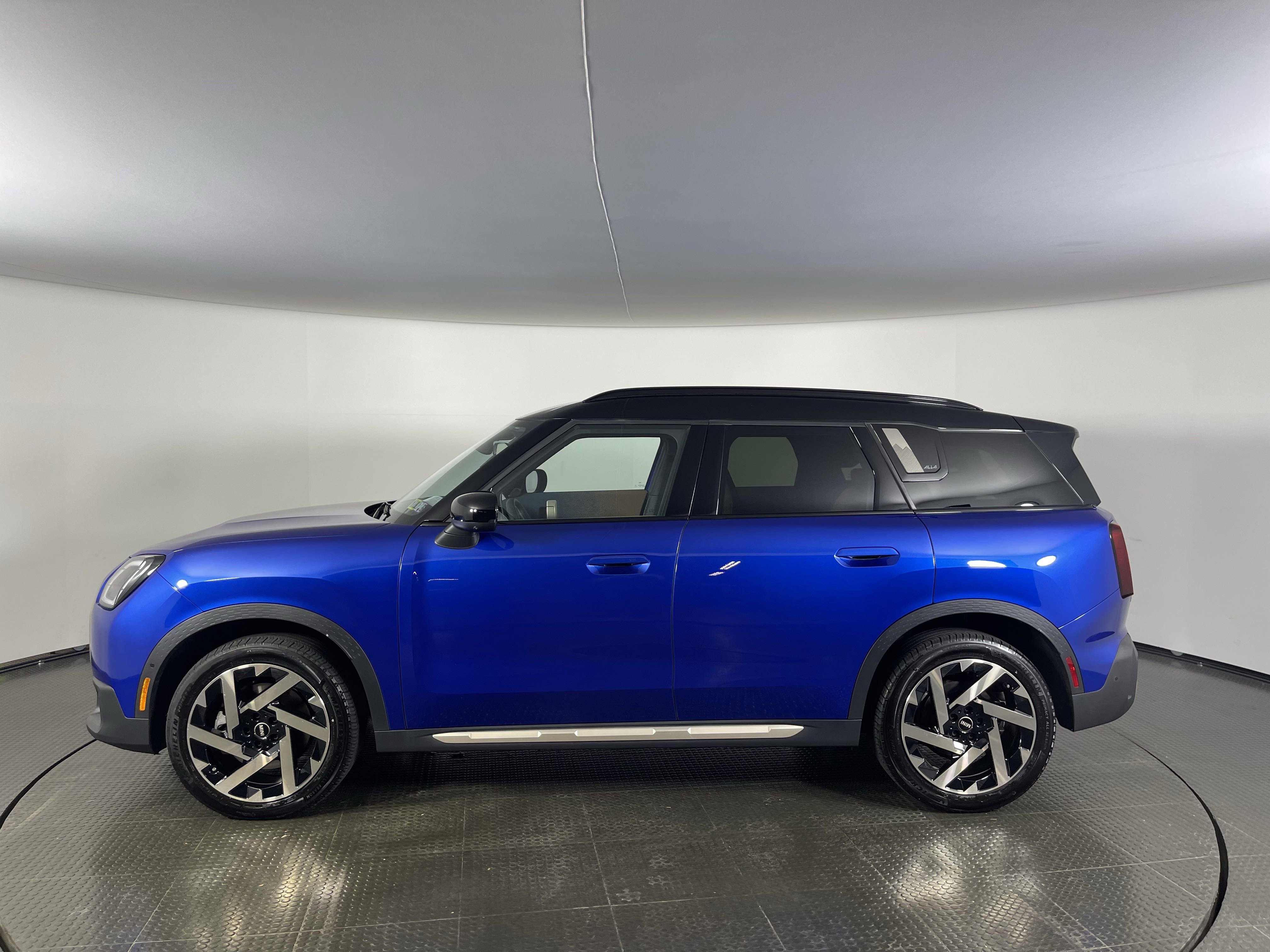 2025 Mini Cooper S ALL4 photo 11