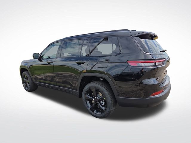 2025 Jeep Grand Cherokee Limited photo 3