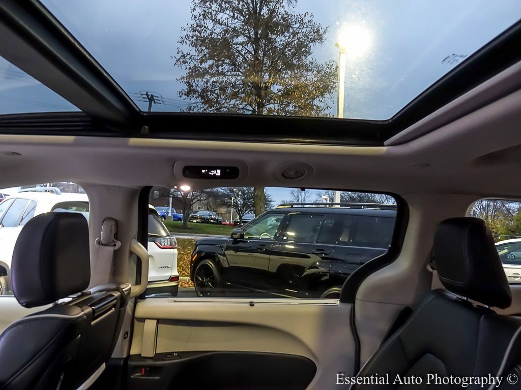 2022 CHRYSLER PACIFICA - Image 16