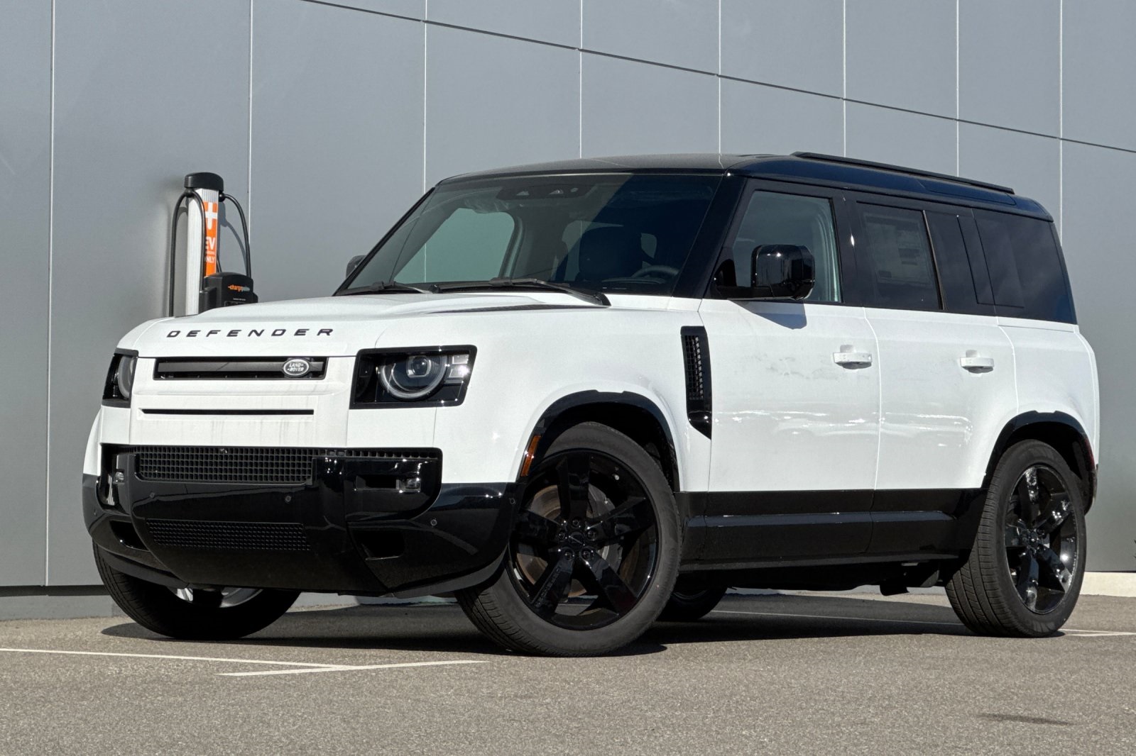 2026 Land Rover Defender X's photo