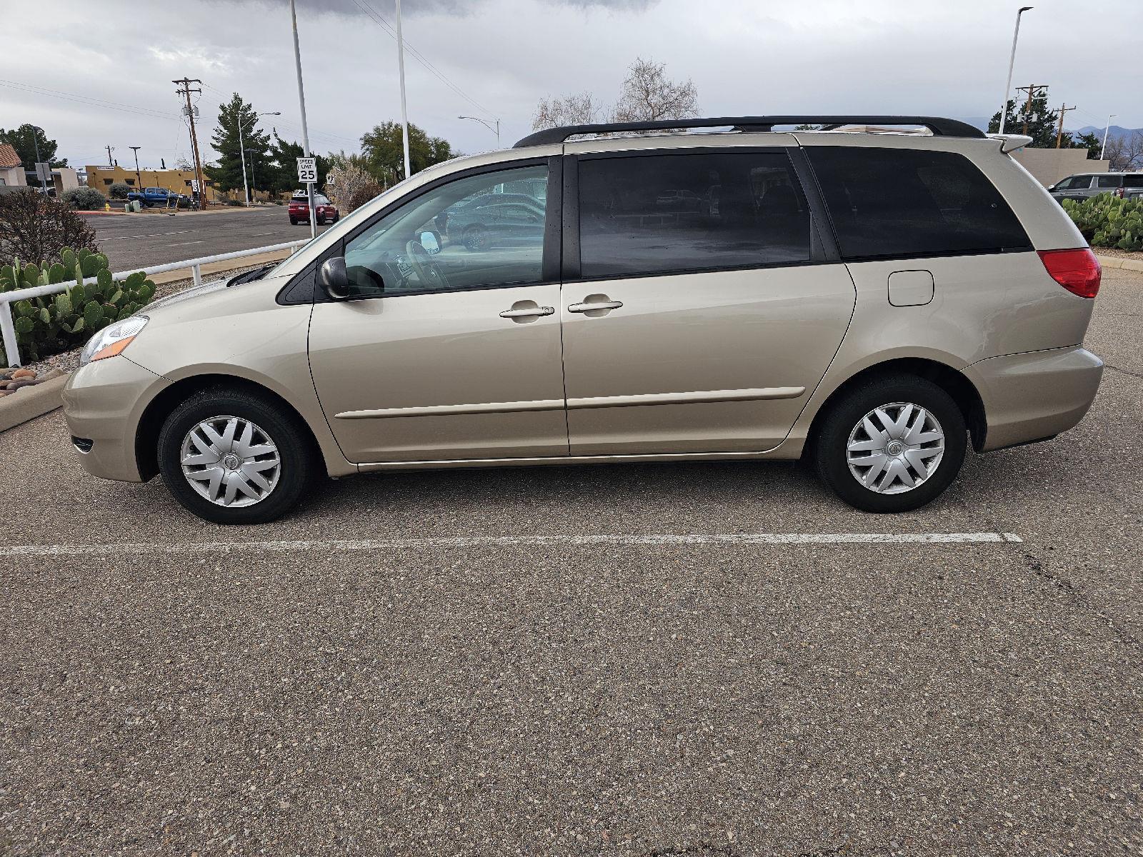 Used 2009 Toyota Sienna LE with VIN 5TDZK23CX9S263772 for sale in Sierra Vista, AZ
