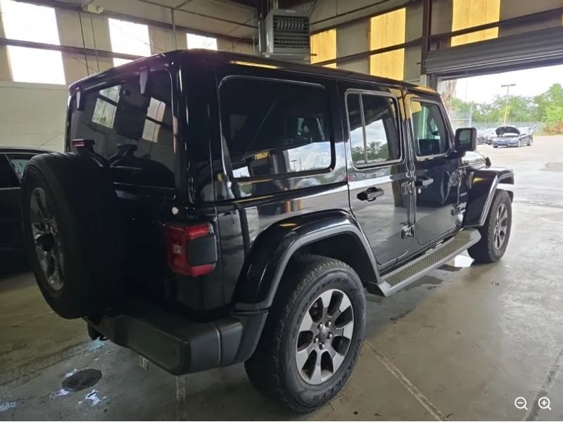 2018 Jeep Wrangler Unlimited Sahara photo 4