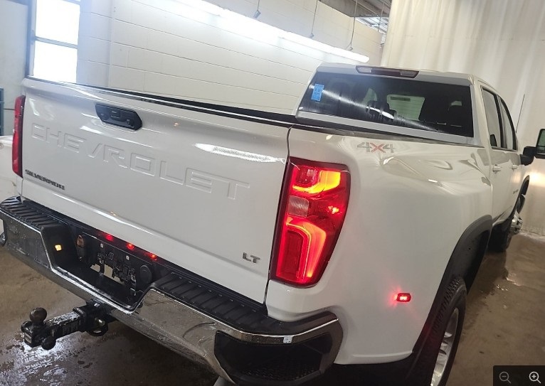 2024 Chevrolet Silverado 3500HD LT photo 2