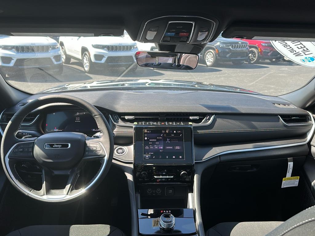 2025 Jeep Grand Cherokee Laredo X photo 22