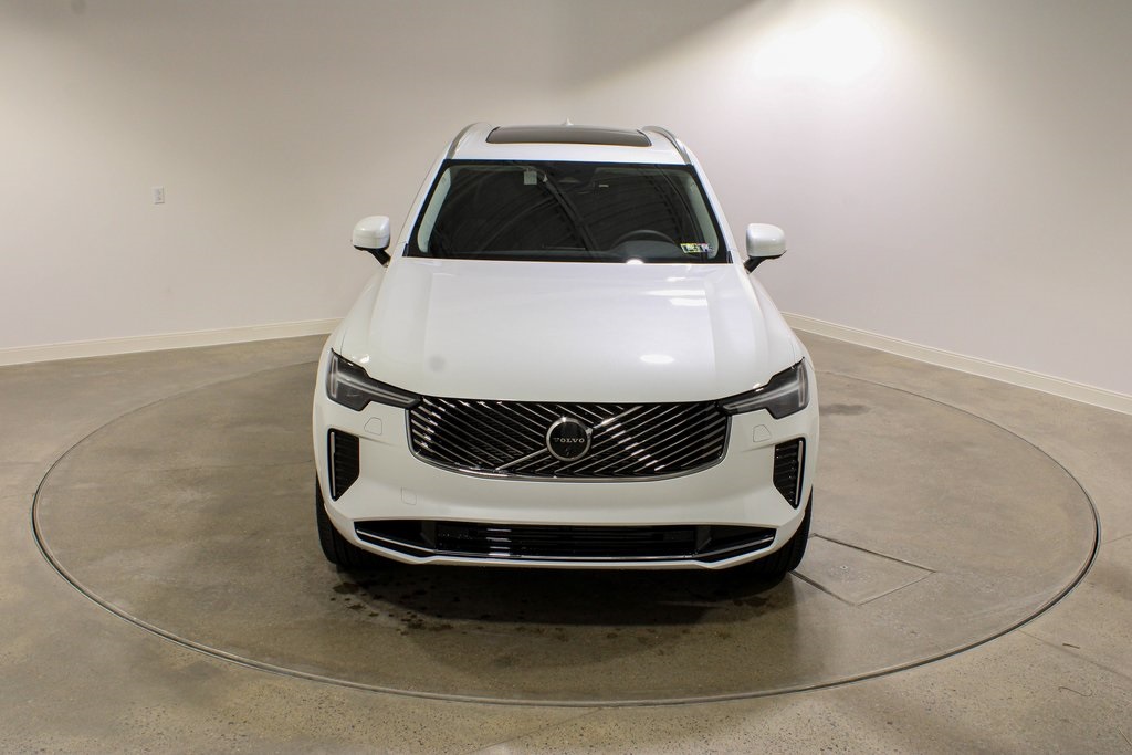 2025 Volvo XC90 T8 Plus photo 2