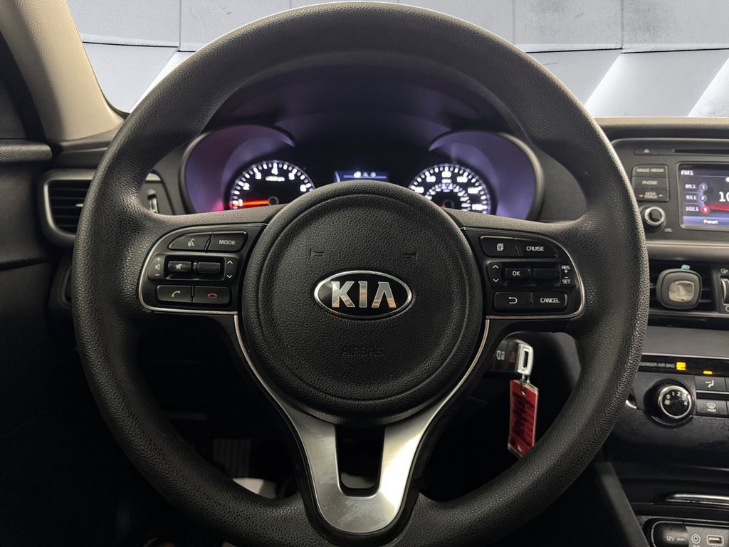 2017 Kia Optima LX photo 9