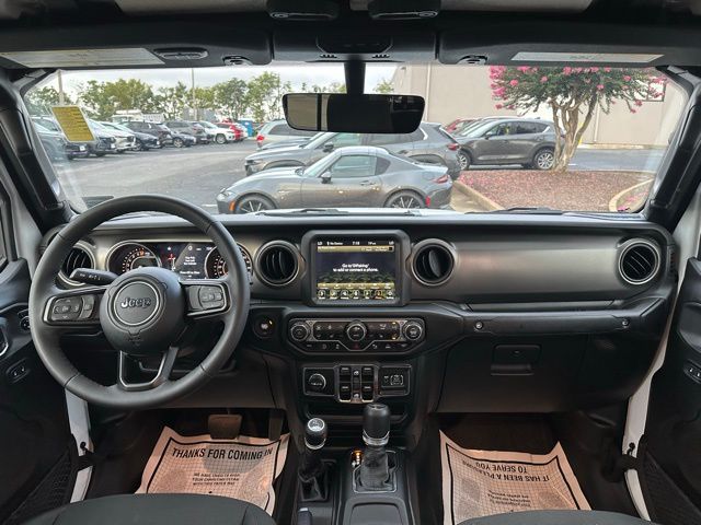 2023 Jeep Gladiator Willys photo 27