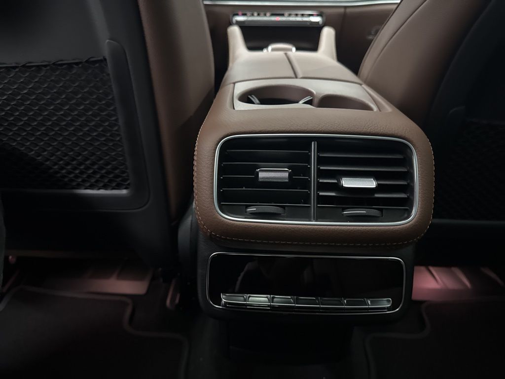 2026 Mercedes Benz GLS 450 4MATIC photo 20