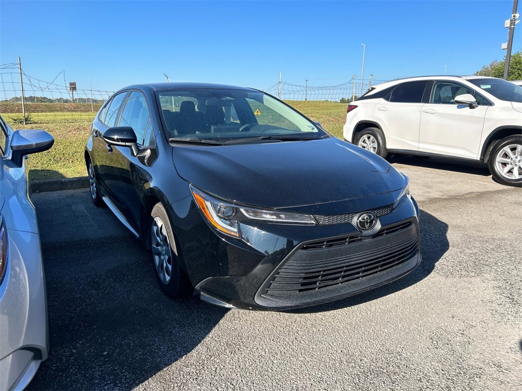 Used 2023 Toyota Corolla LE with VIN 5YFB4MDE5PP020478 for sale in Northfield, Minnesota