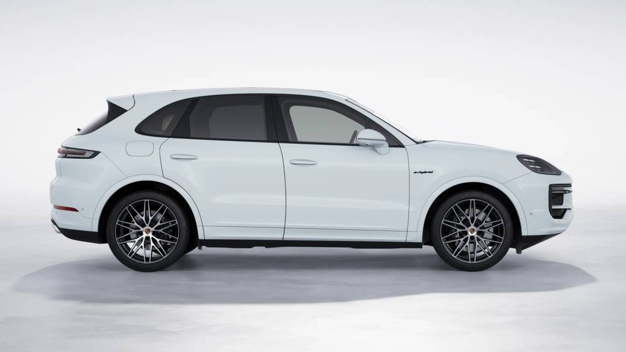 2025 Porsche Cayenne E-Hybrid photo 5