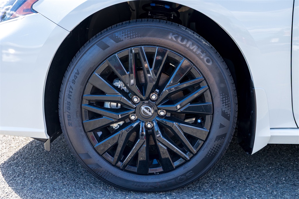 2025 Nissan Altima SV Special Edition photo 9