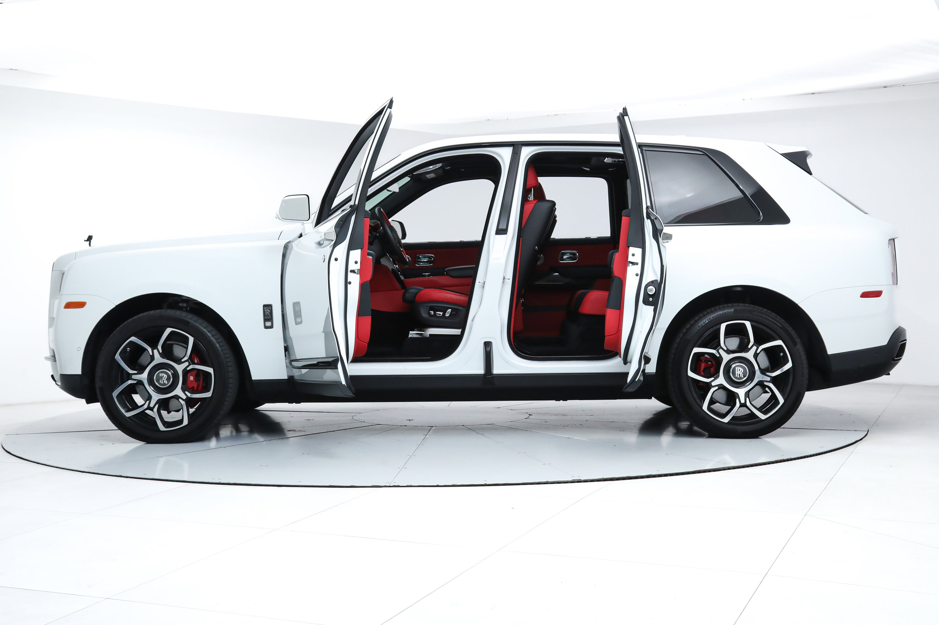 2023 Rolls Royce Cullinan Black Badge photo 3
