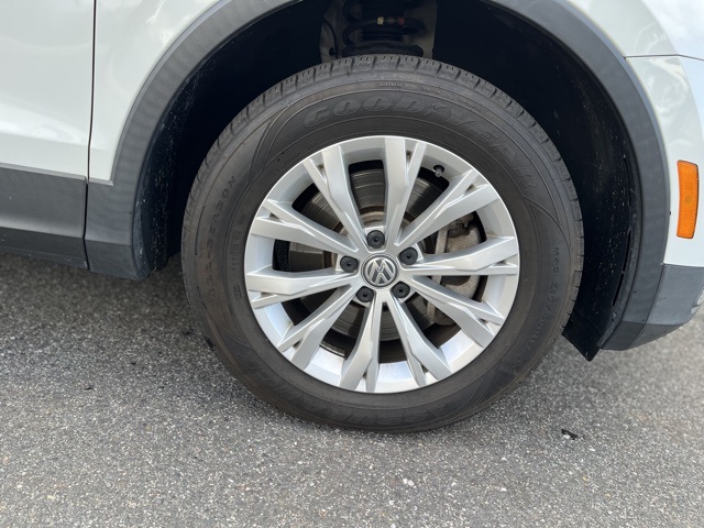 2019 Volkswagen Tiguan S photo 3