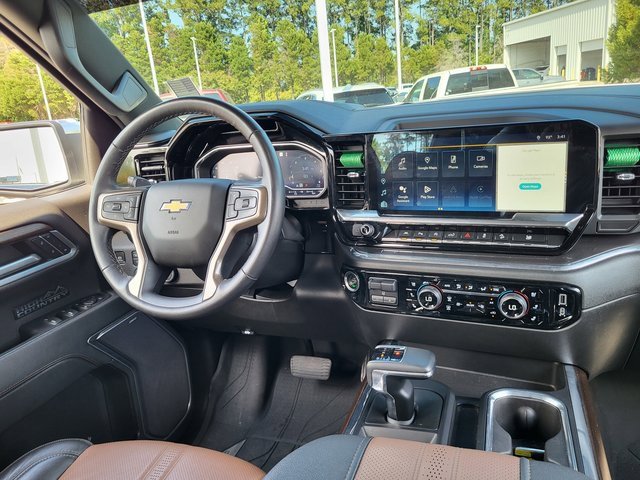 2023 Chevrolet Silverado 1500 High Country photo 16