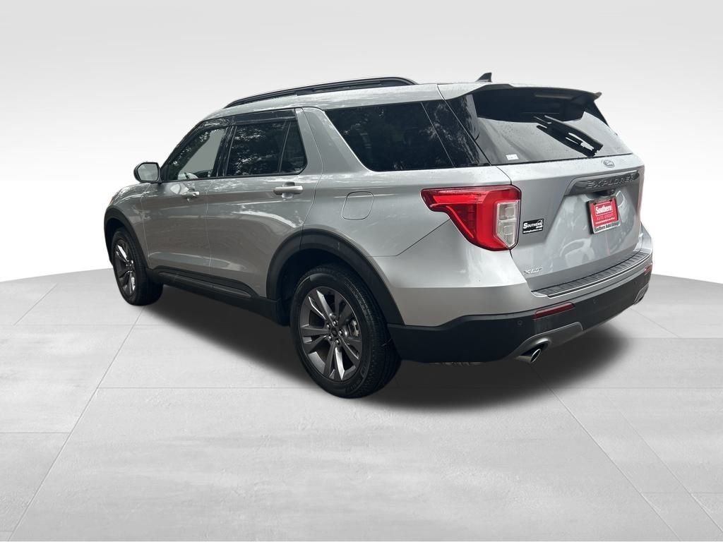 2022 Ford Explorer XLT photo 3