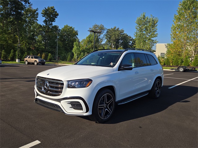 2025 Mercedes Benz GLS 450 4MATIC photo 4