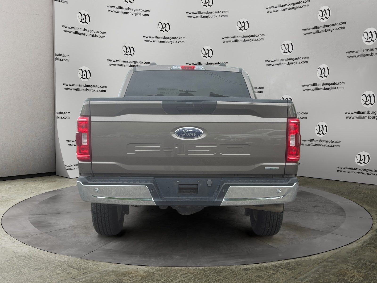 2023 Ford F-150 XLT photo 3