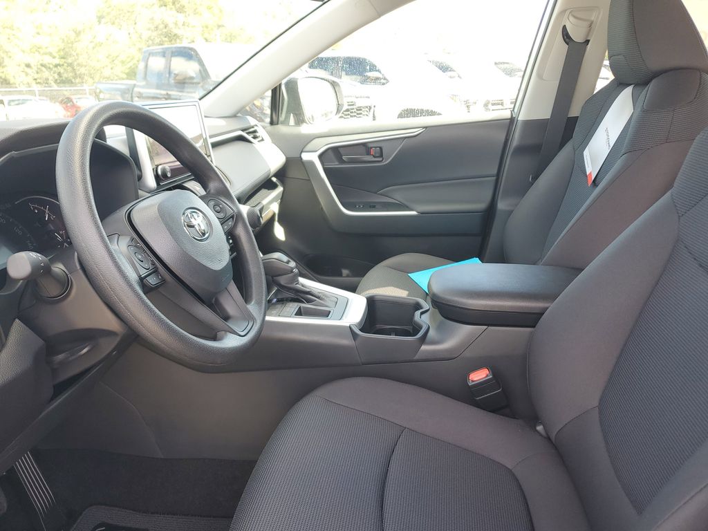 2025 Toyota RAV4 LE photo 15