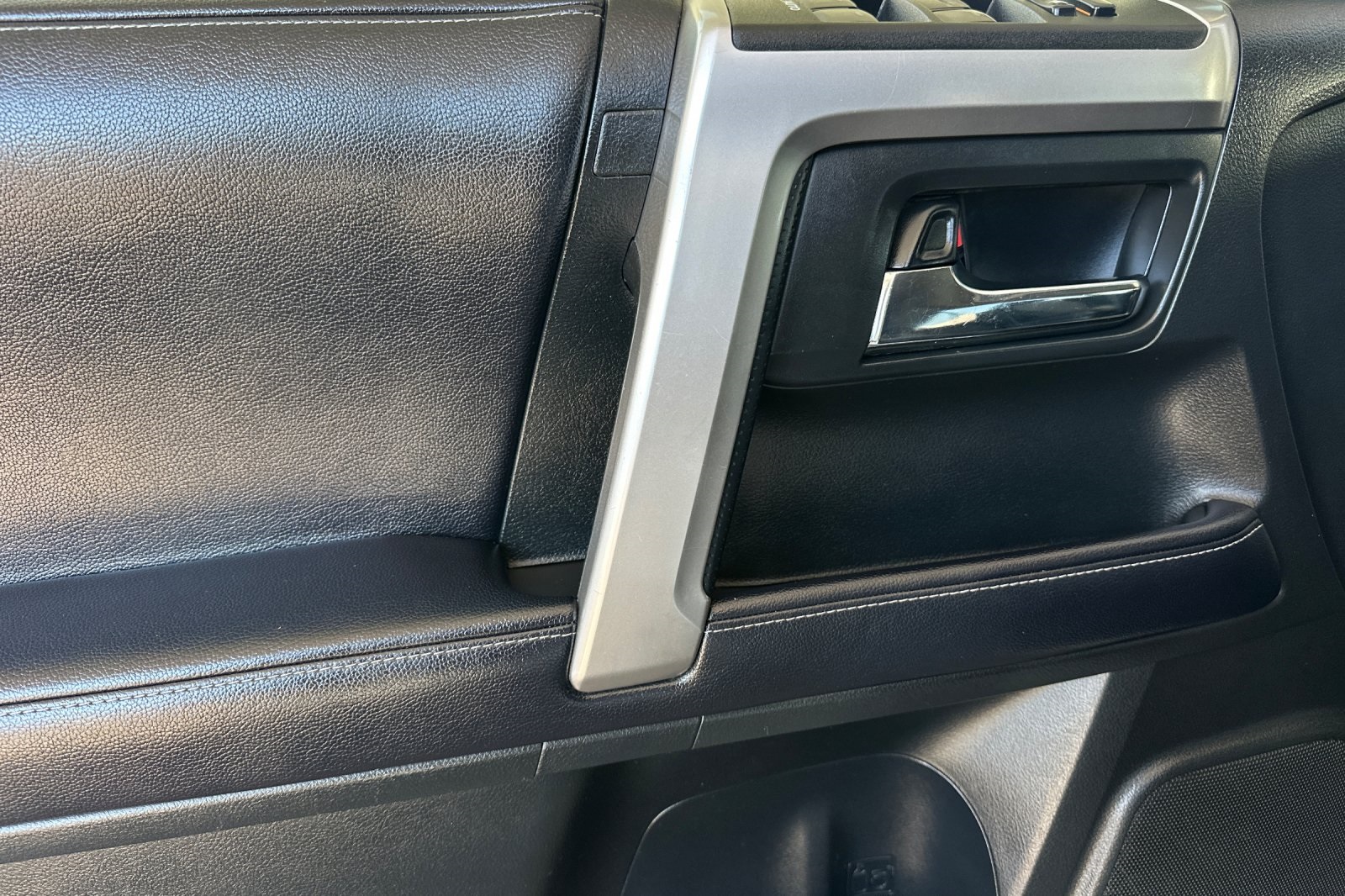 2020 Toyota 4Runner SR5 photo 6