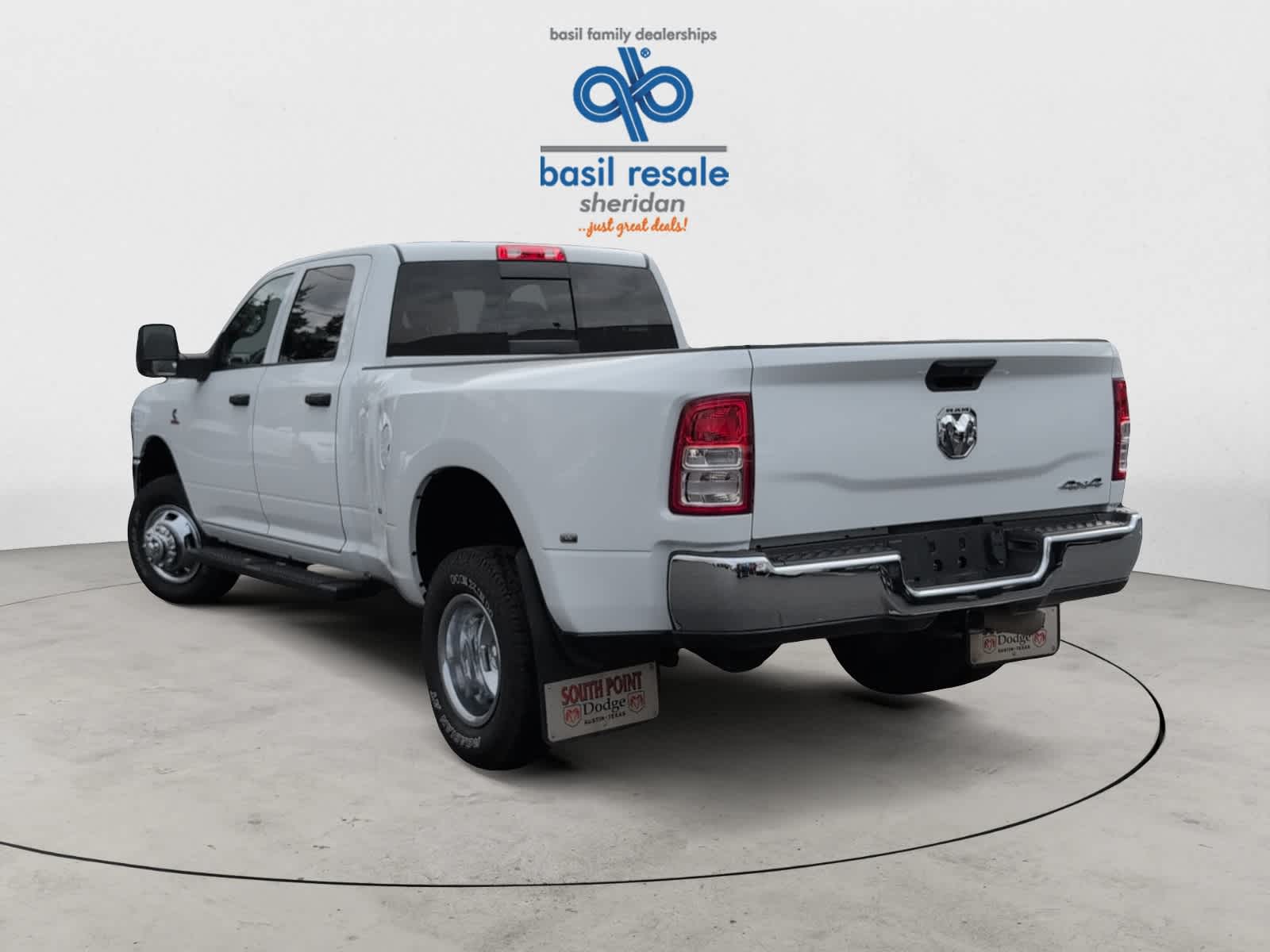 2024 Ram 3500 Tradesman photo 4
