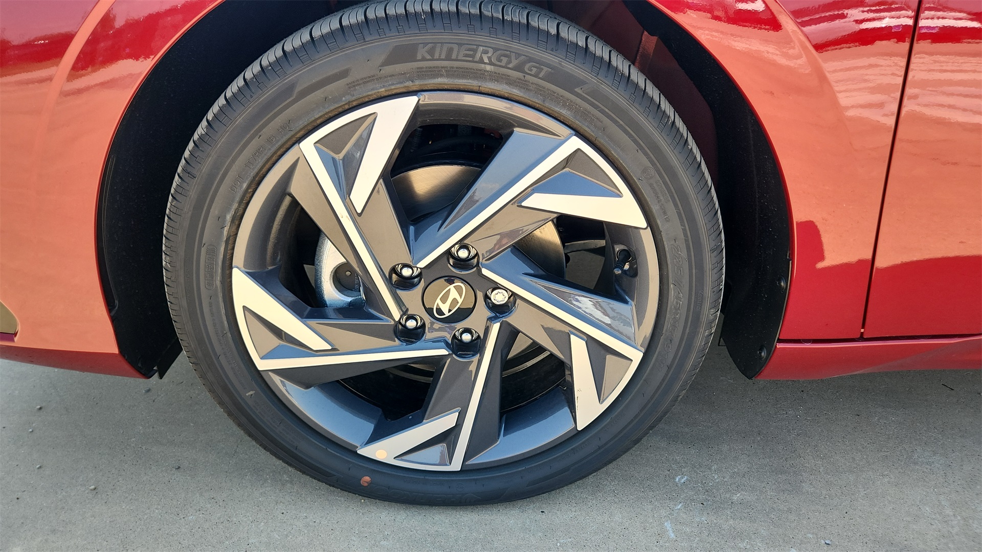 2025 Hyundai Elantra Limited photo 10