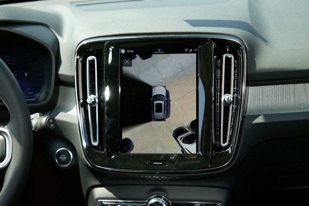 2026 VOLVO XC40 - Image 20