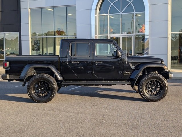2022 Jeep Gladiator Overland photo 2