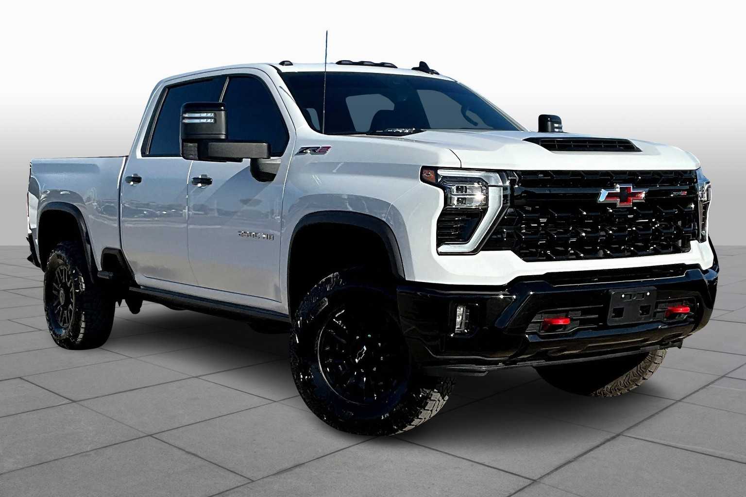 2024 Chevrolet Silverado 2500HD ZR2 photo 2