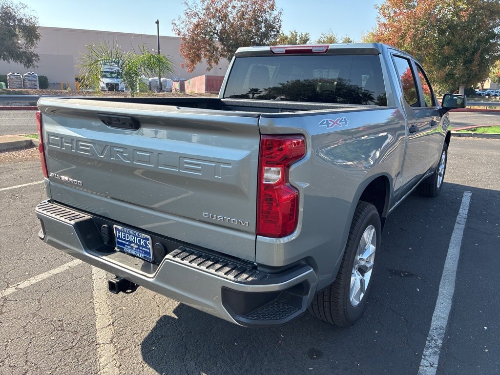 2026 Chevrolet Silverado 1500 Custom photo 3