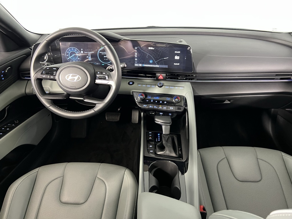 2024 Hyundai Elantra Hybrid Limited photo 9