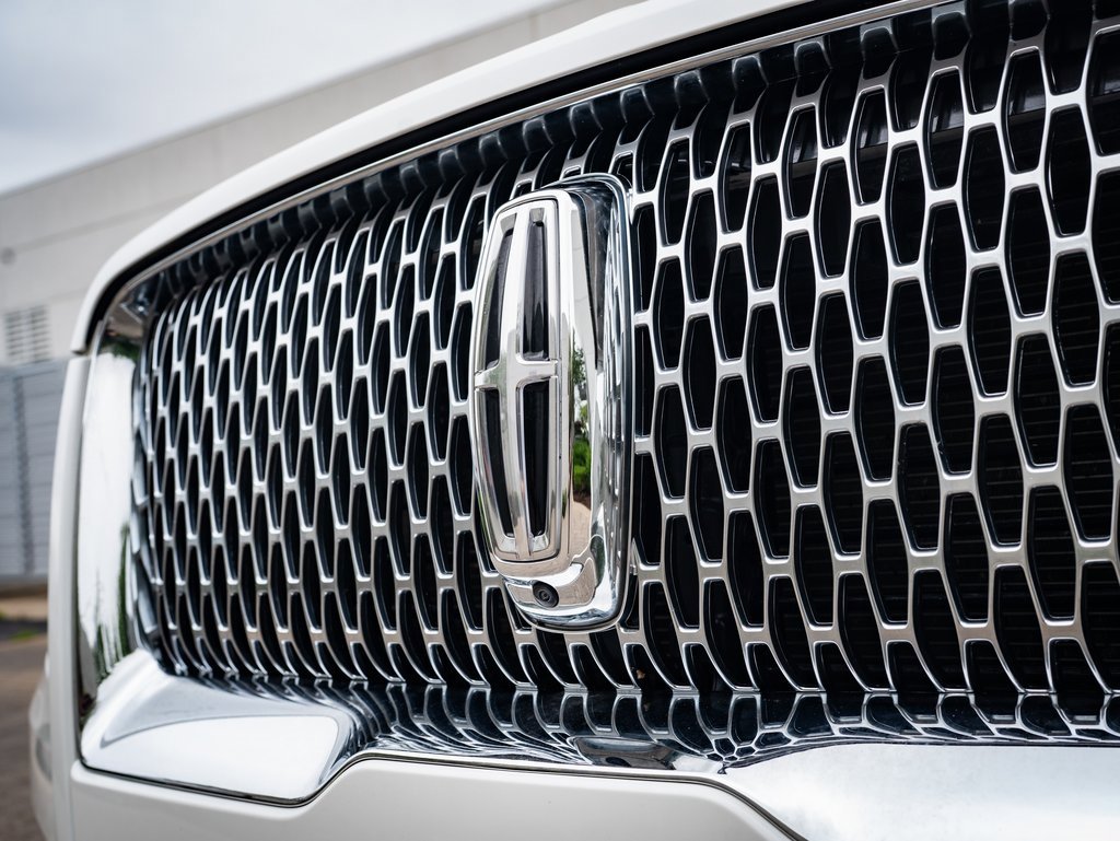 2023 Lincoln Navigator L Reserve photo 3