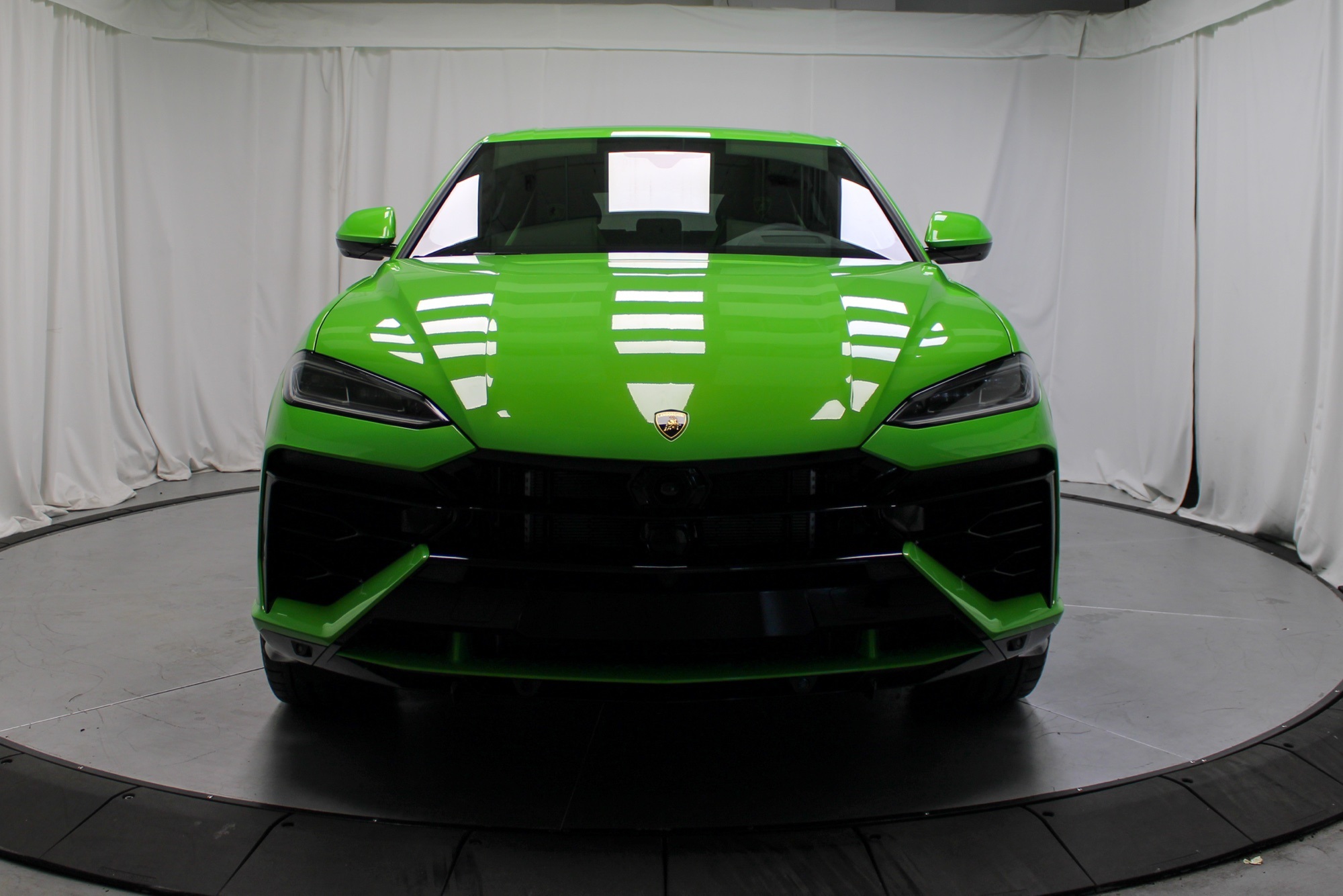 2025 Lamborghini Urus SE photo 8