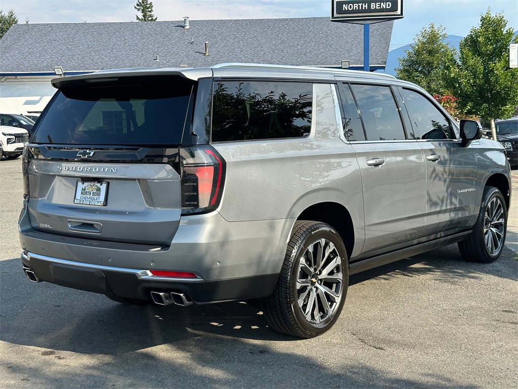 2025 Chevrolet Suburban High Country photo 5