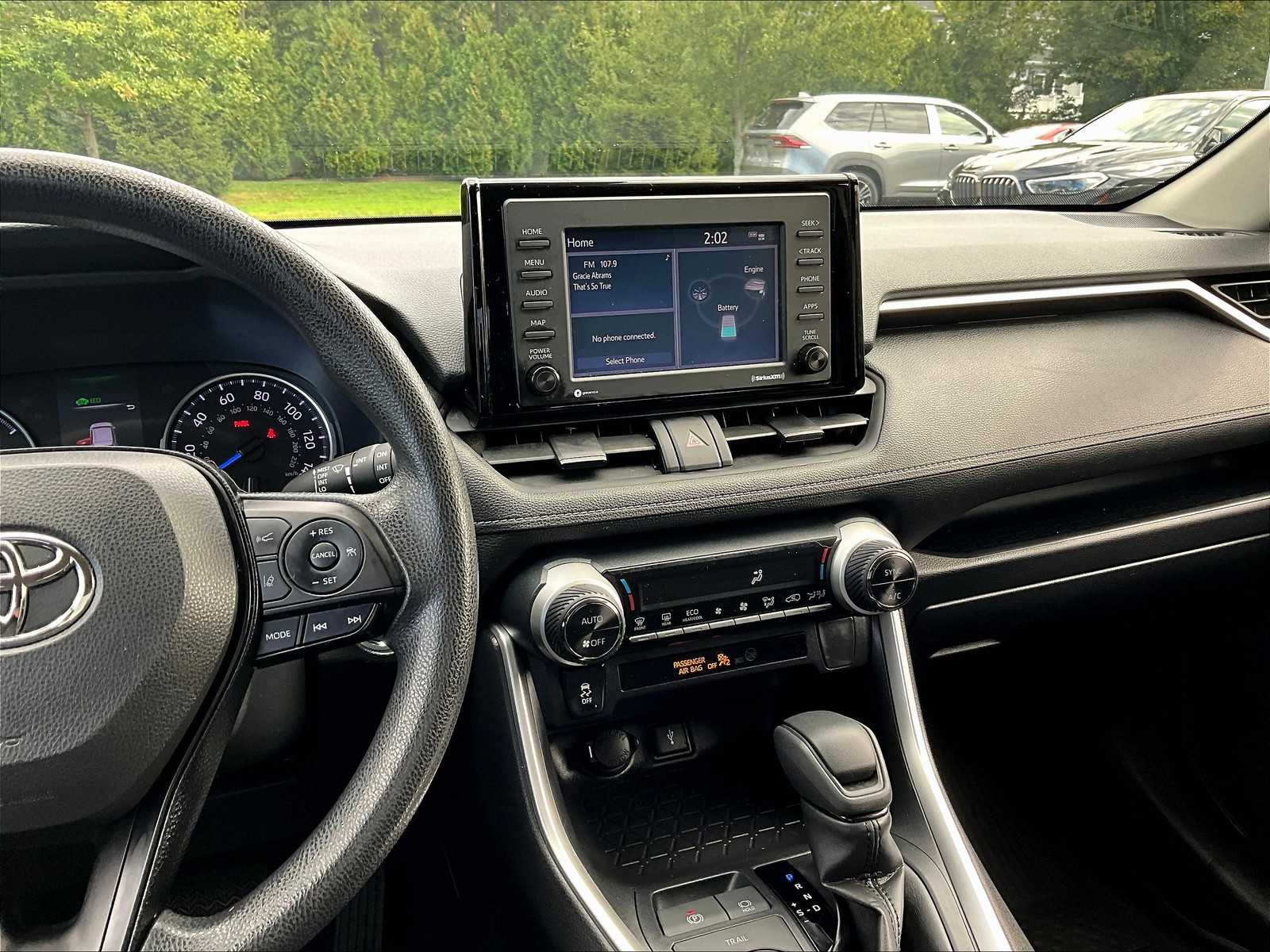 2021 Toyota RAV4 XLE photo 18