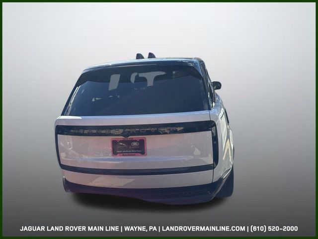2025 Land Rover Range Rover SE photo 2