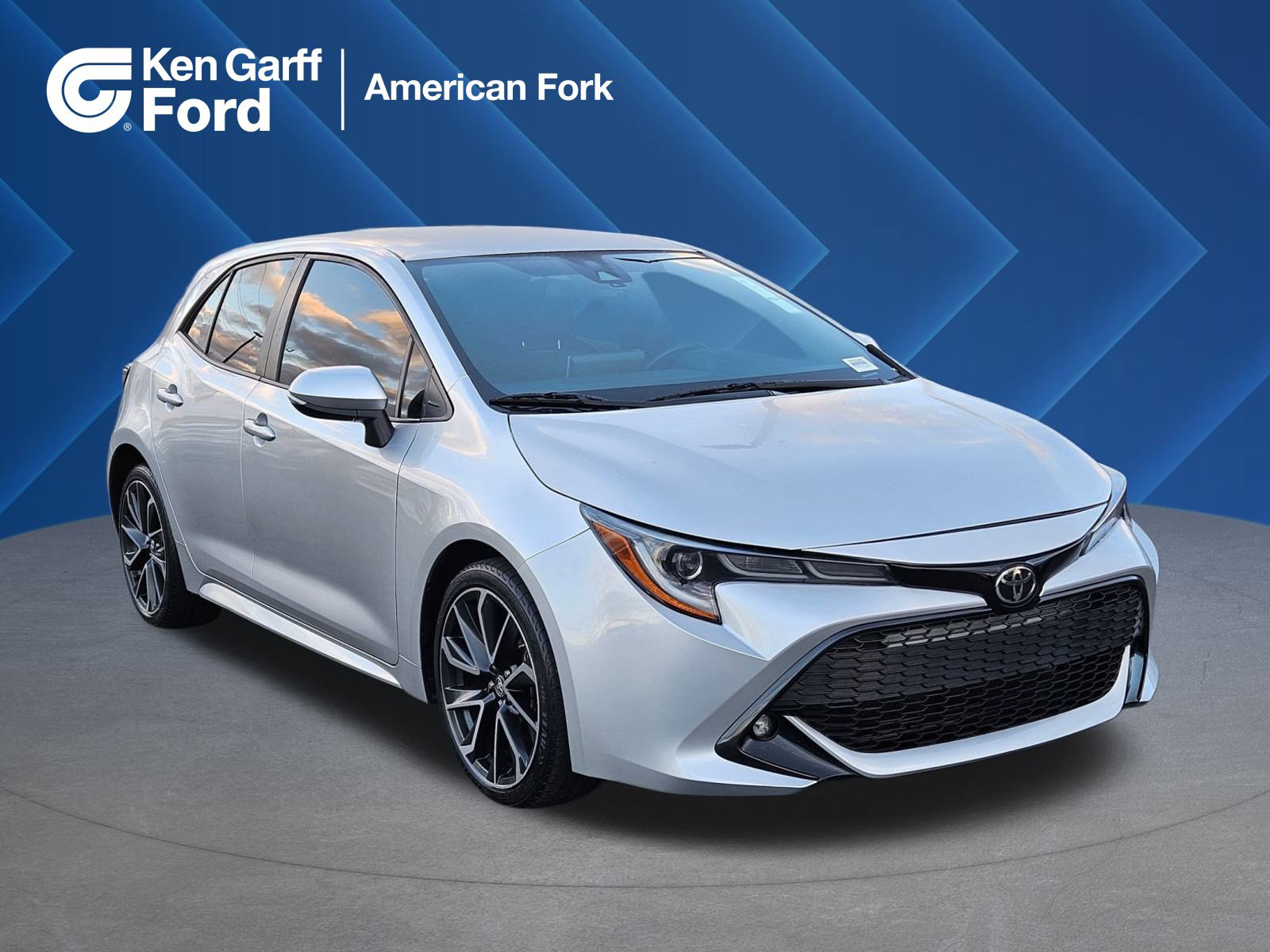 2020 Toyota Corolla Hatchback XSE's photo