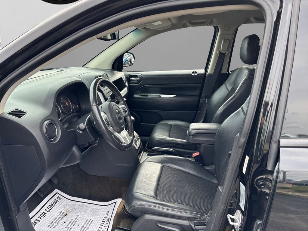 2017 Jeep Compass Latitude photo 9