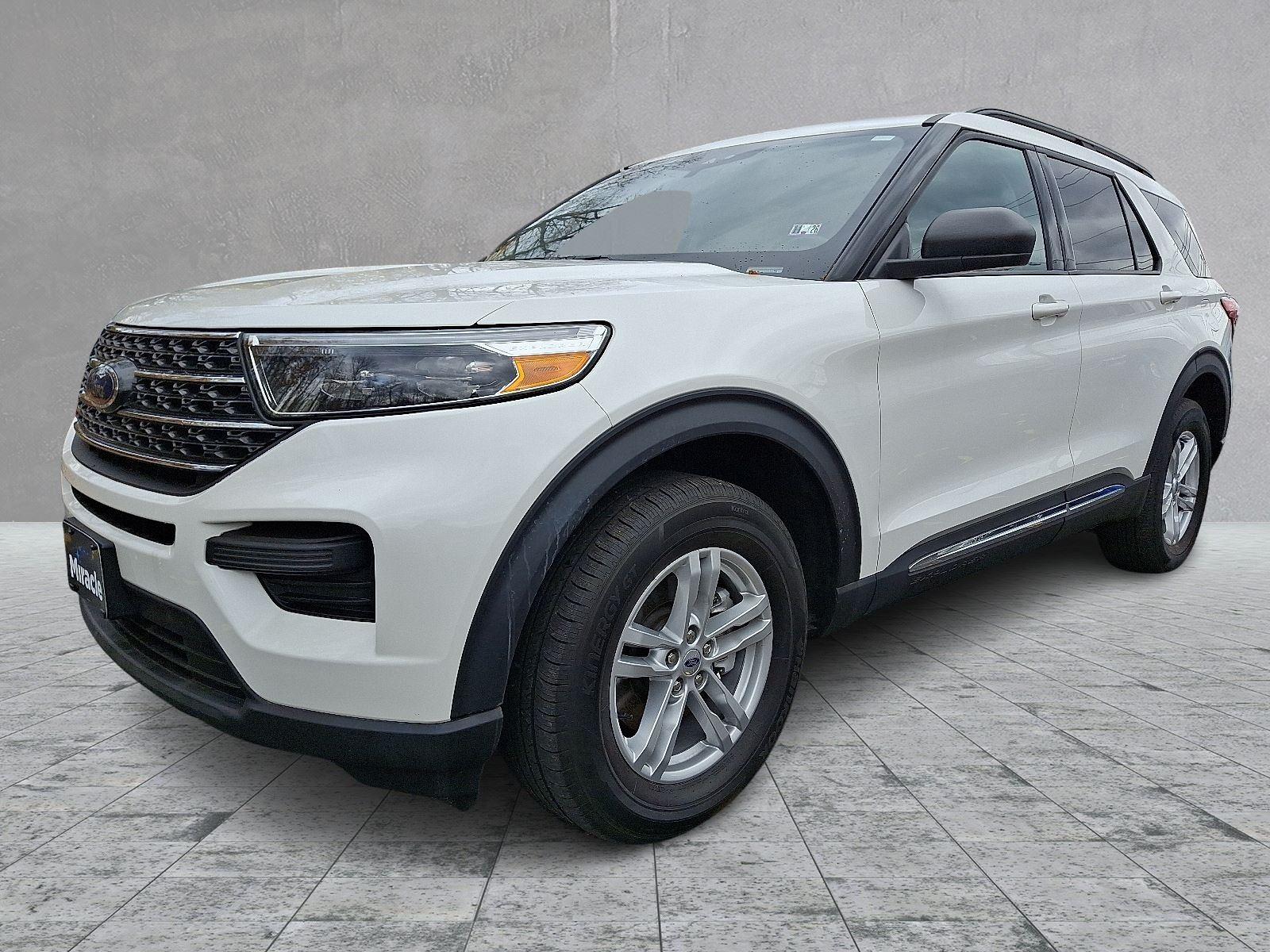 2022 Ford Explorer XLT photo 3
