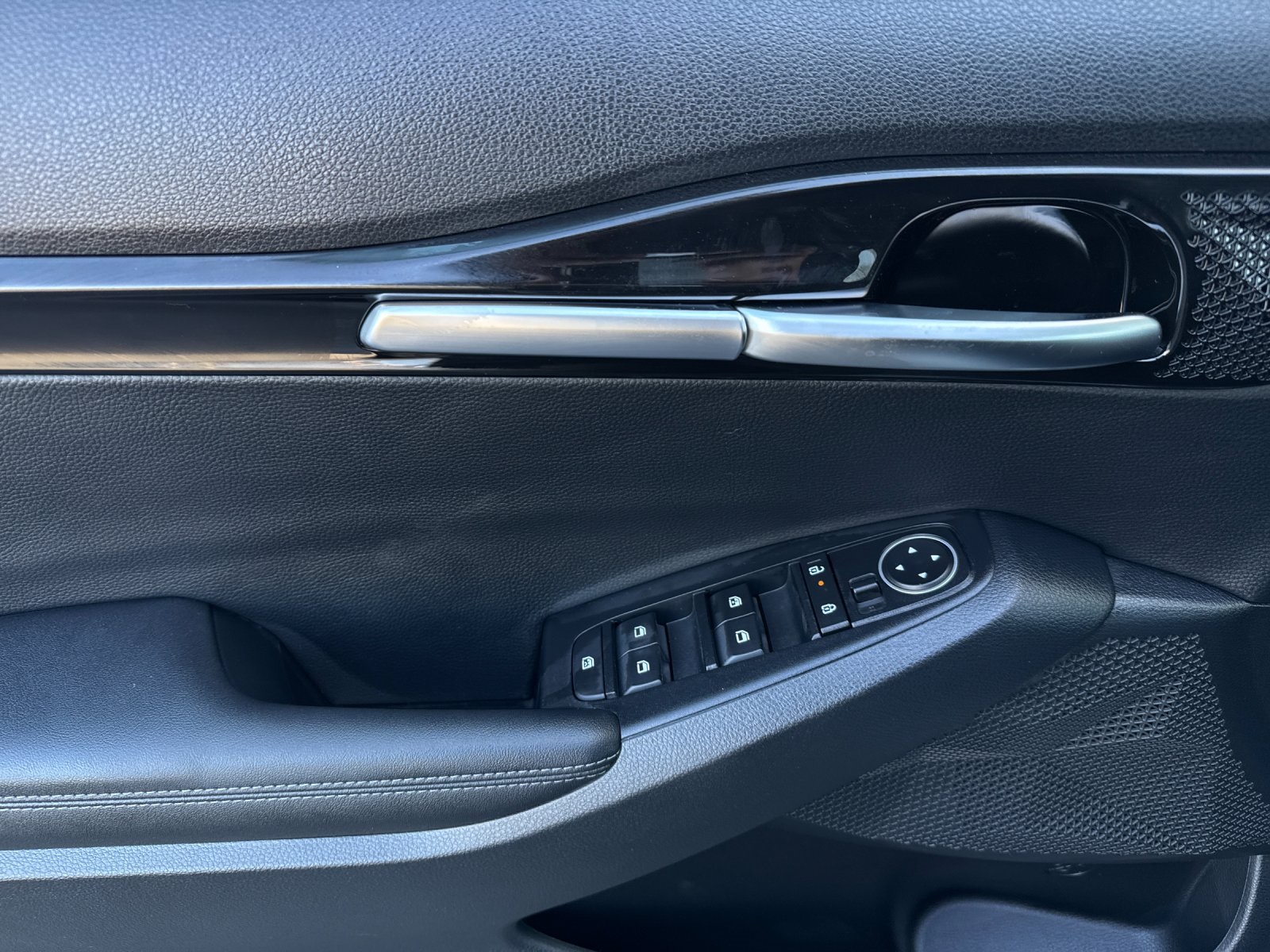 2025 Kia Seltos EX photo 5
