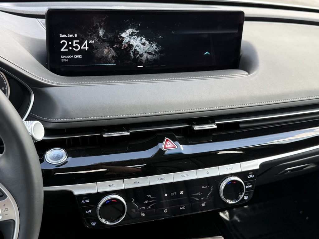 2024 Genesis G80 2.5T photo 14