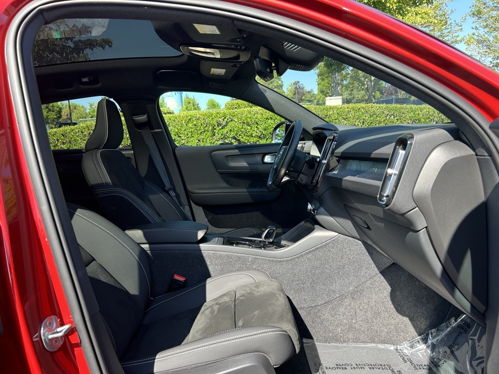 2023 Volvo C40 Recharge Ultimate photo 28