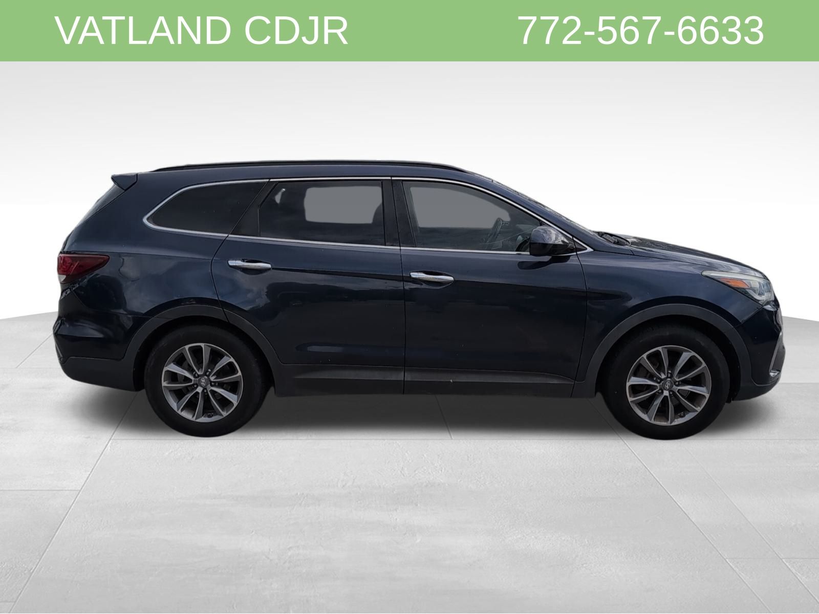2017 Hyundai Santa Fe SE photo 4