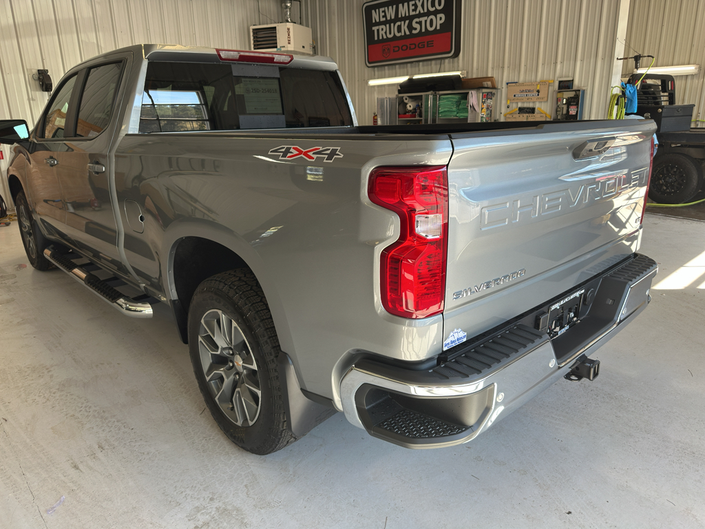 2025 Chevrolet Silverado 1500 LT photo 5
