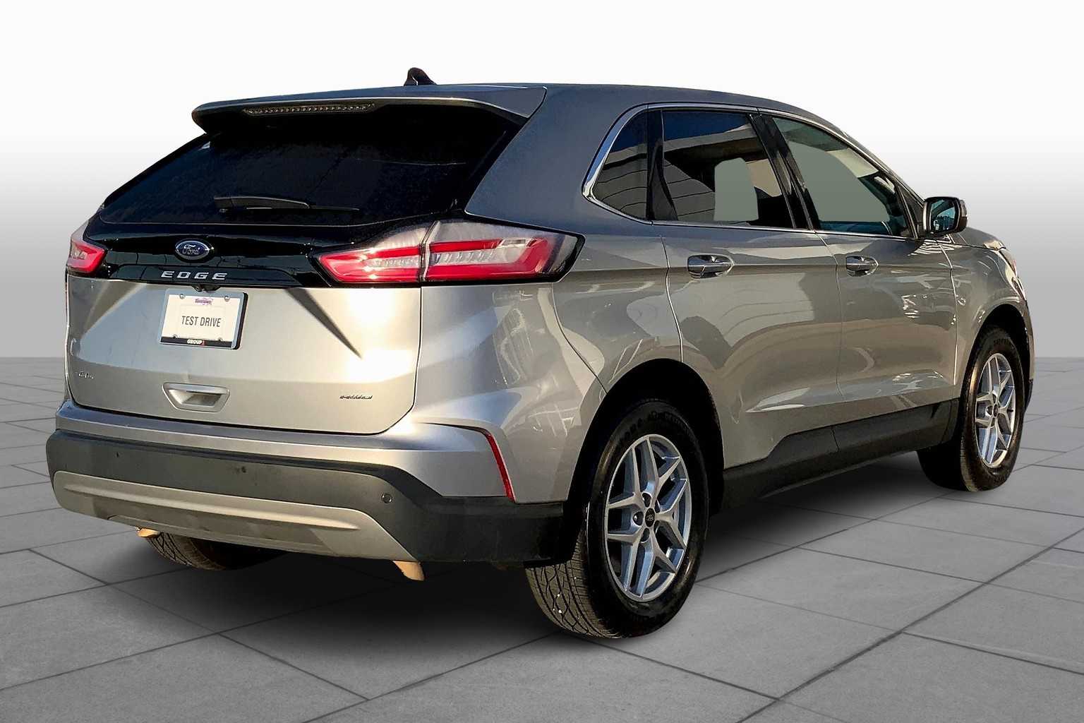 2024 Ford Edge SEL photo 12