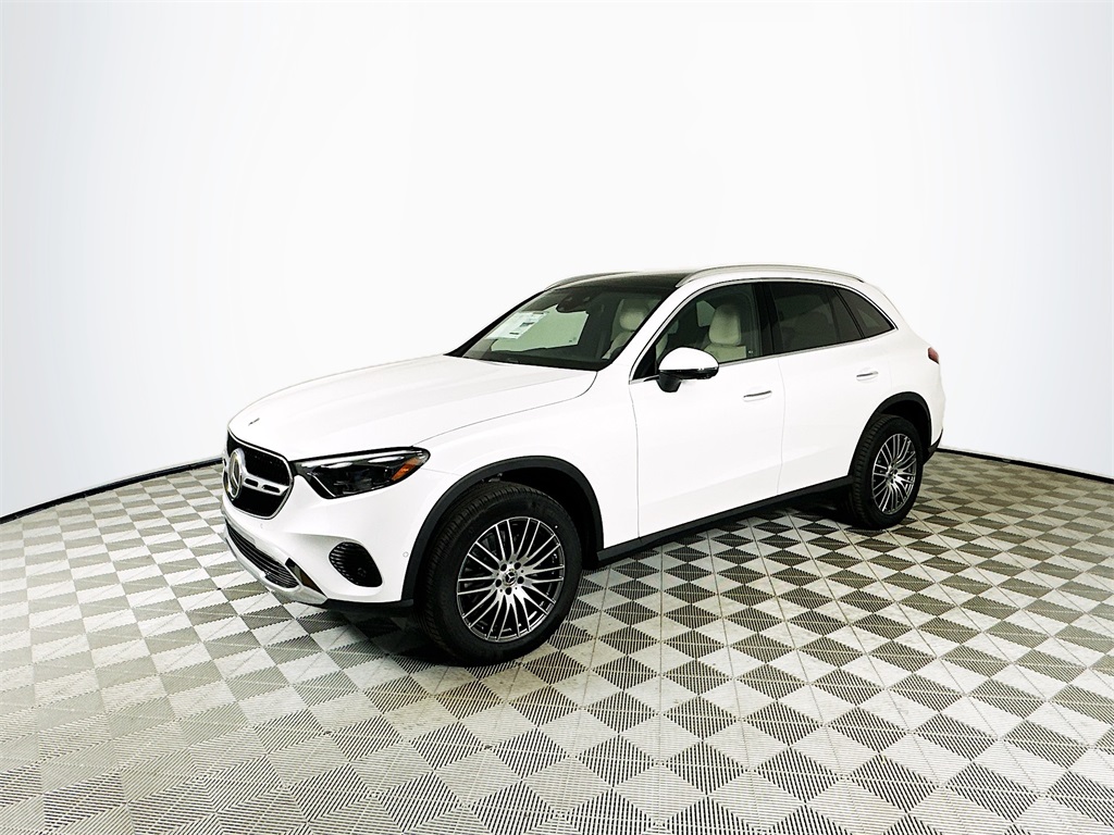 2026 Mercedes Benz GLC 300 4MATIC photo 3