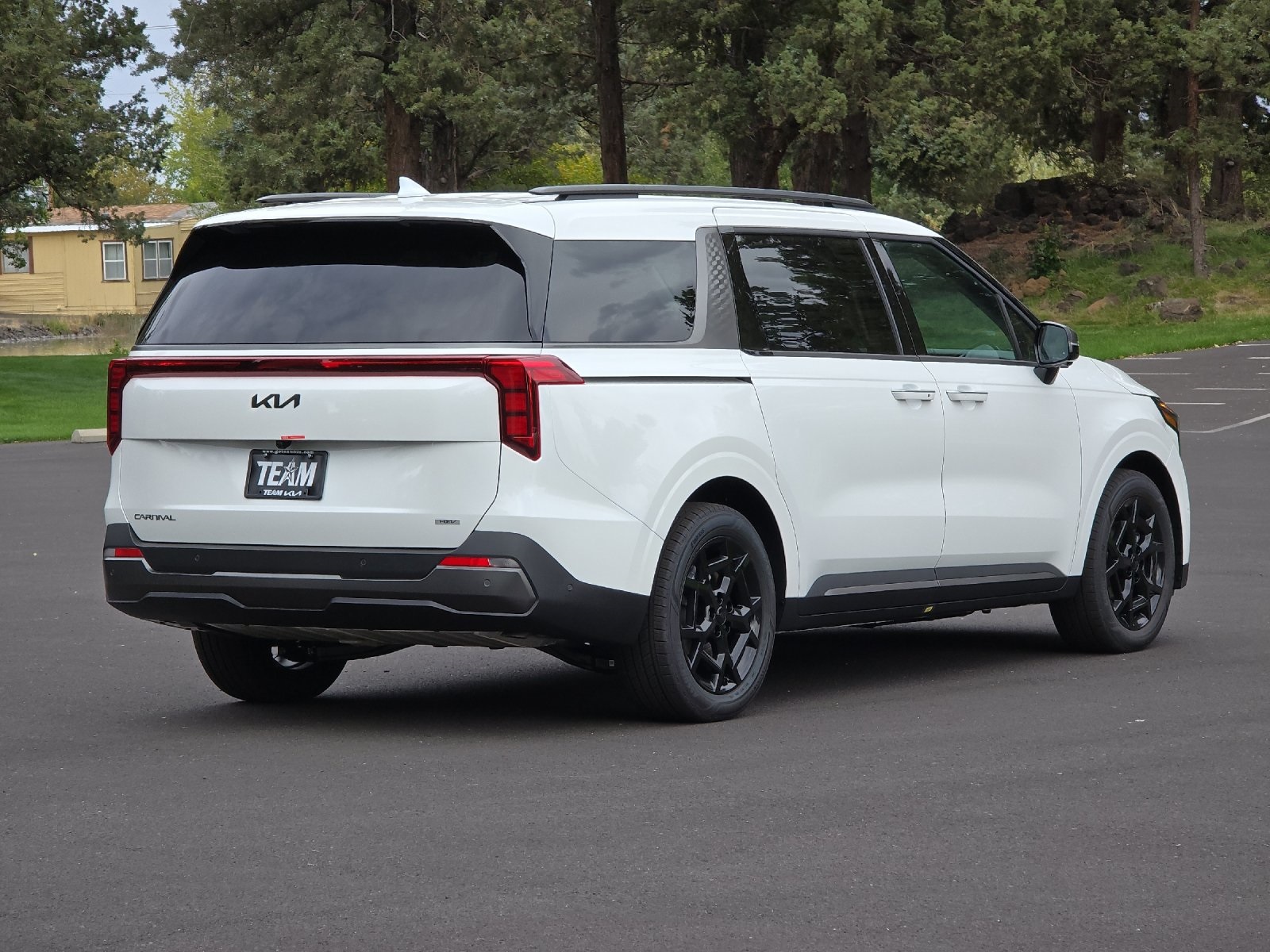 2026 Kia Carnival SX photo 4