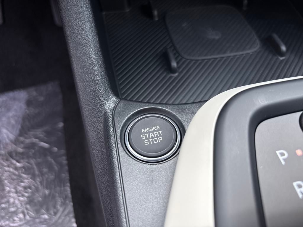 2025 Kia K4 GT-Line photo 17