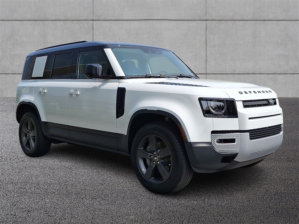 2025 Land Rover Defender 110 S photo 2